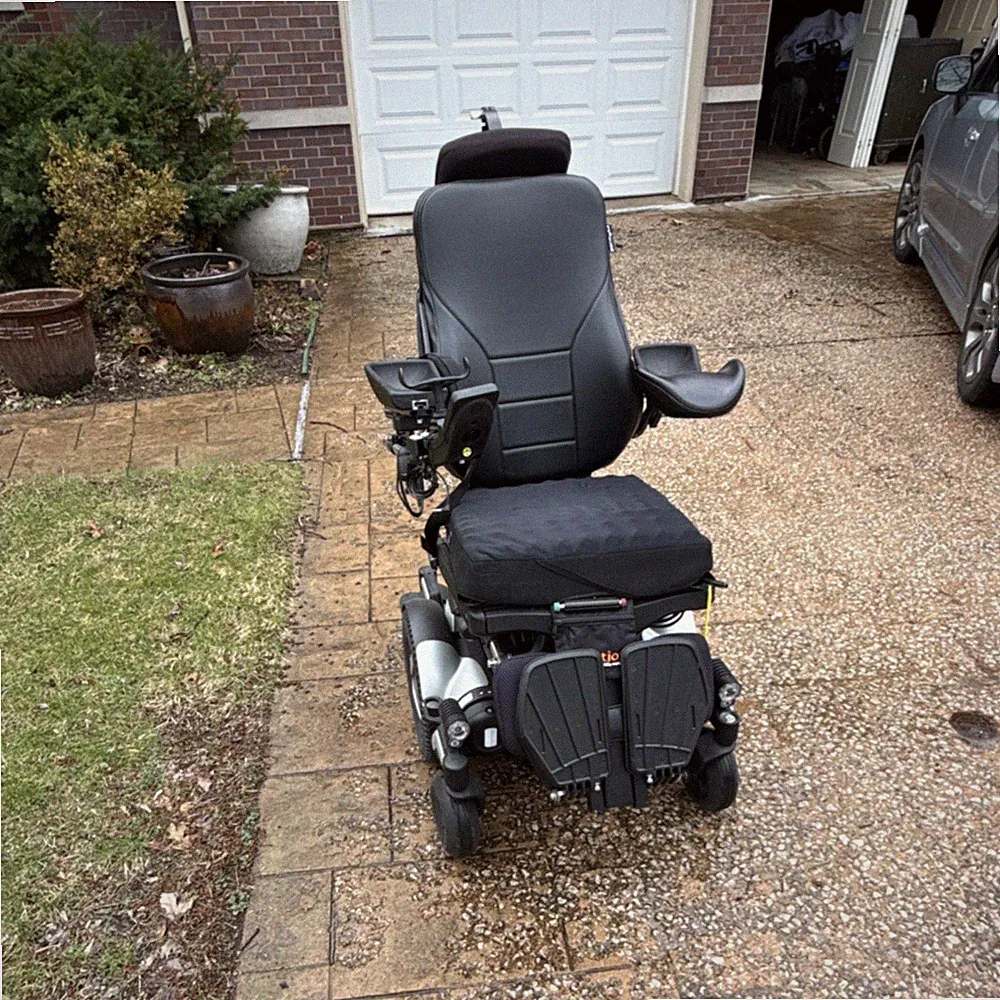 Numotion Power Wheelchair Black Electric Joystick Reclining Elevating Legrest
