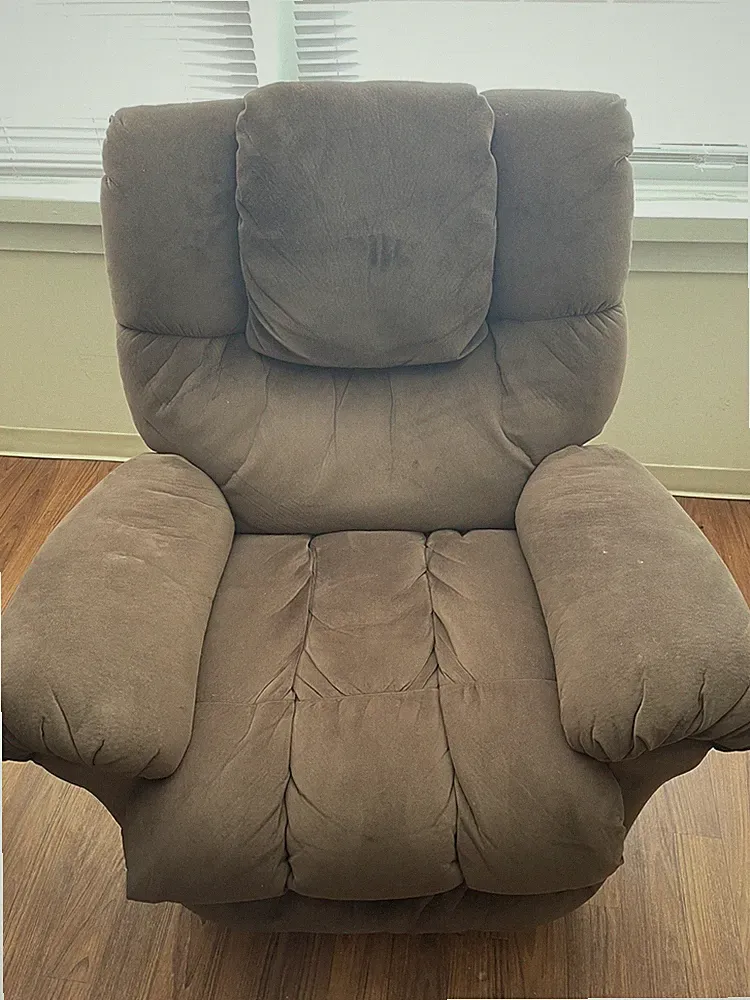 recliner chair (Need Gone ASAP)